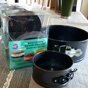 NWT WILTON 3 pc Mini Springform Pans + 1 Small Springform Pan